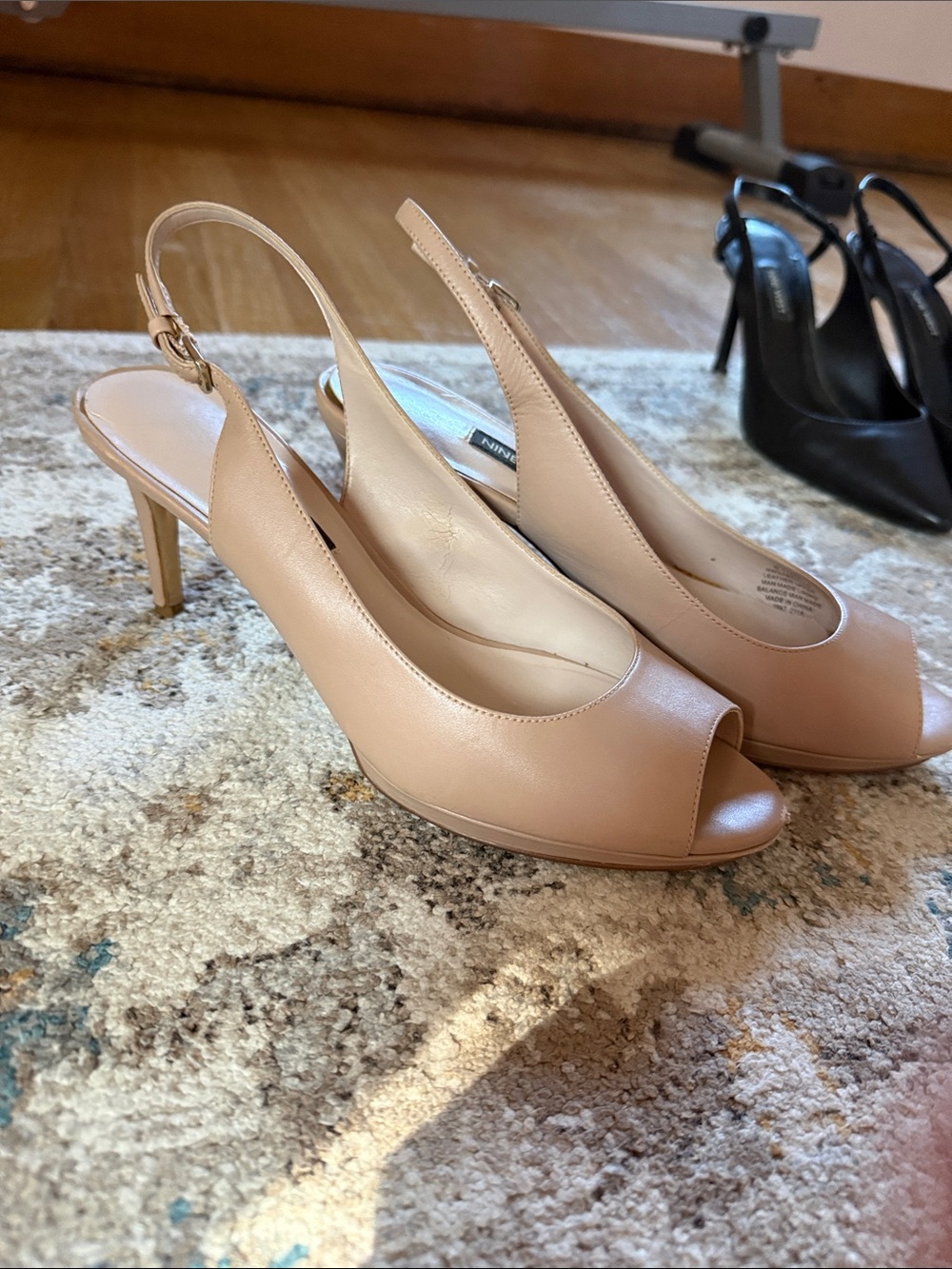 Lot of 4 Nine West Women's Heels Set - Nude, Navy, Black - Picture 8 of 10